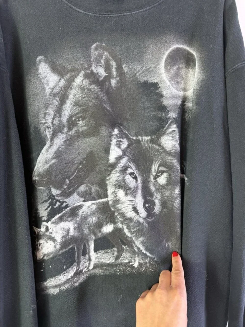 Vintage 90s Nature Crewneck Sweatshirt Wolves Moon Faded Streetwear
